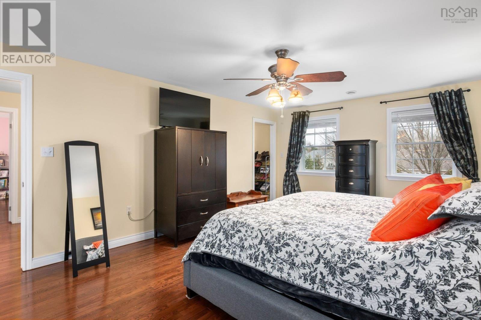 34 Gravenstein Drive - 36