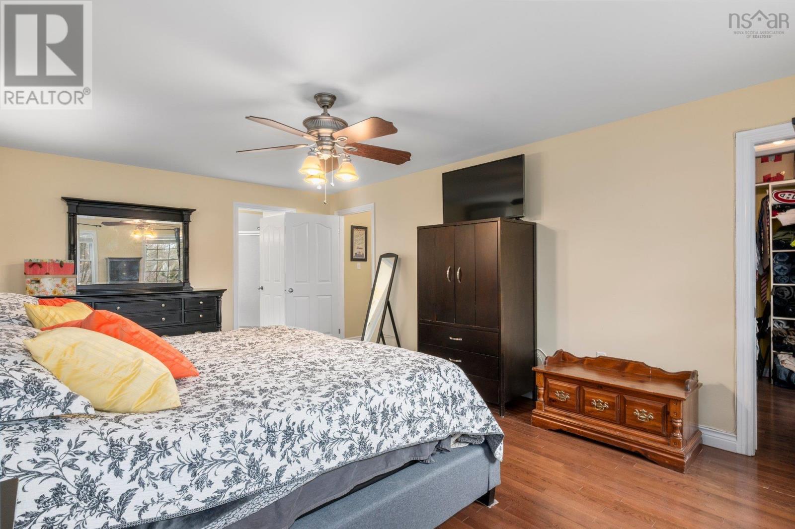 34 Gravenstein Drive - 35
