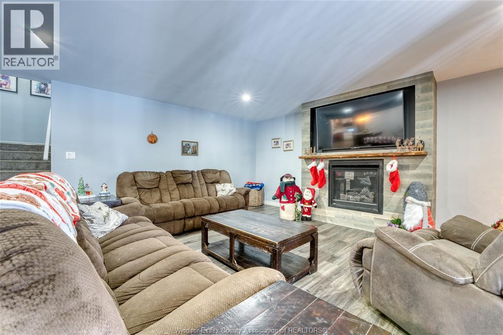 607 REAUME ROAD - 7