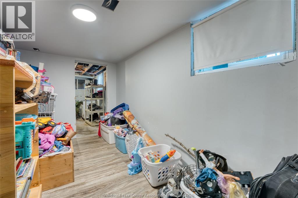 607 REAUME ROAD - 37