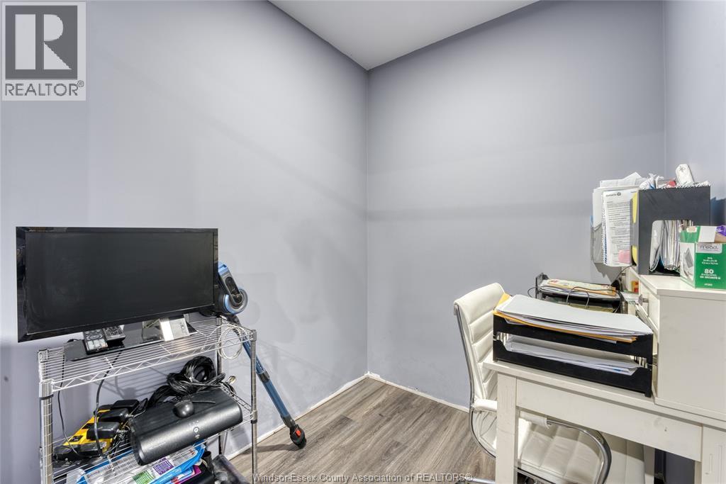 607 REAUME ROAD - 30