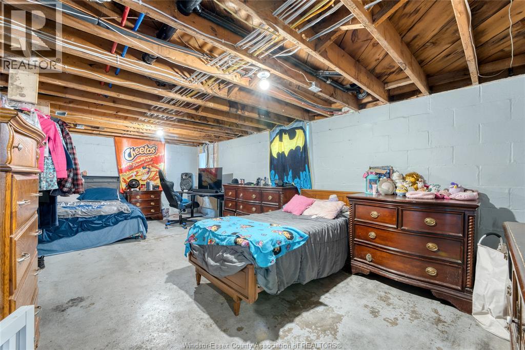 607 REAUME ROAD - 35
