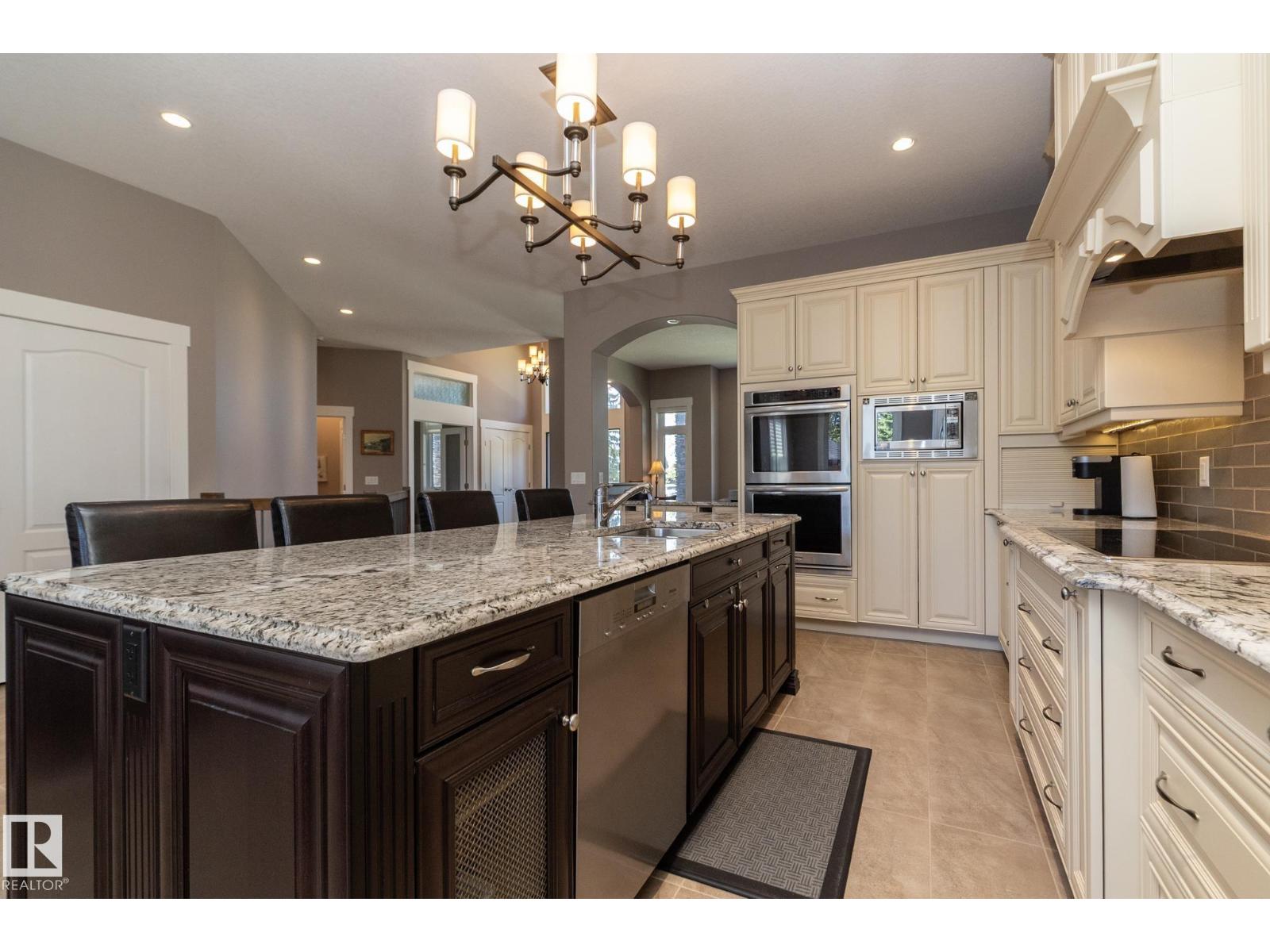 6504 97 AV NW — photo 17