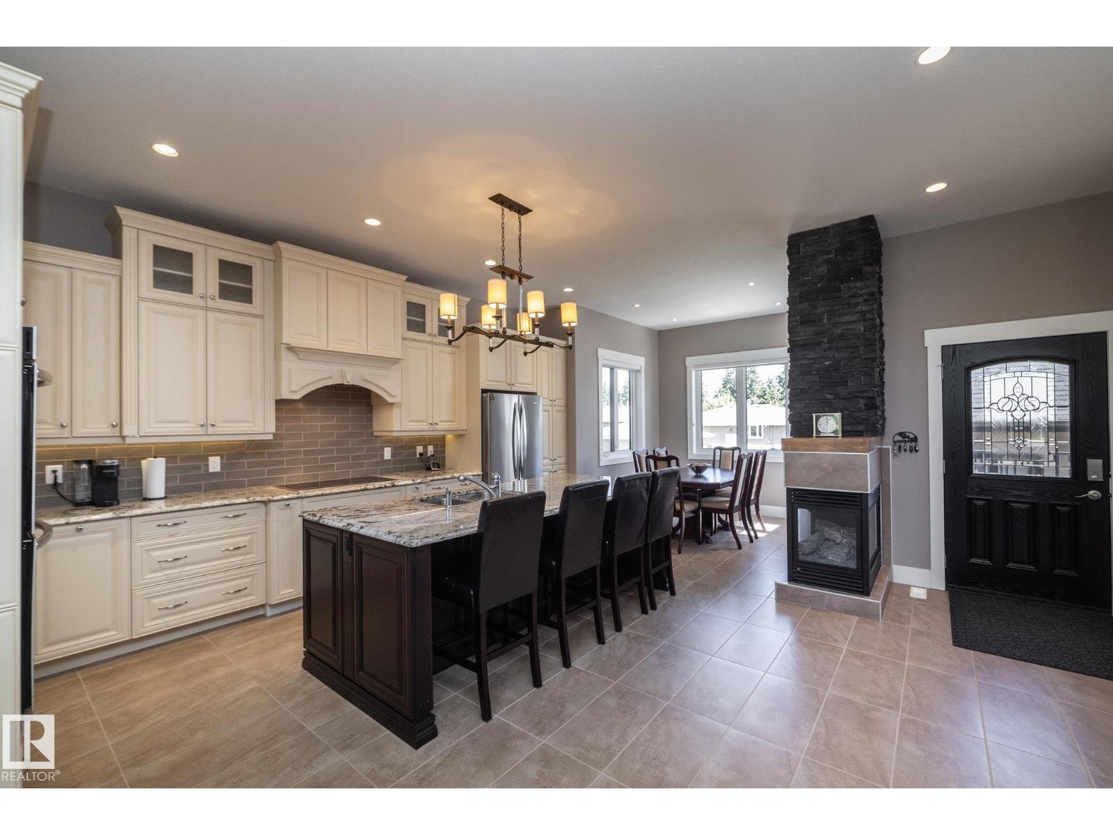 6504 97 AV NW — photo 16
