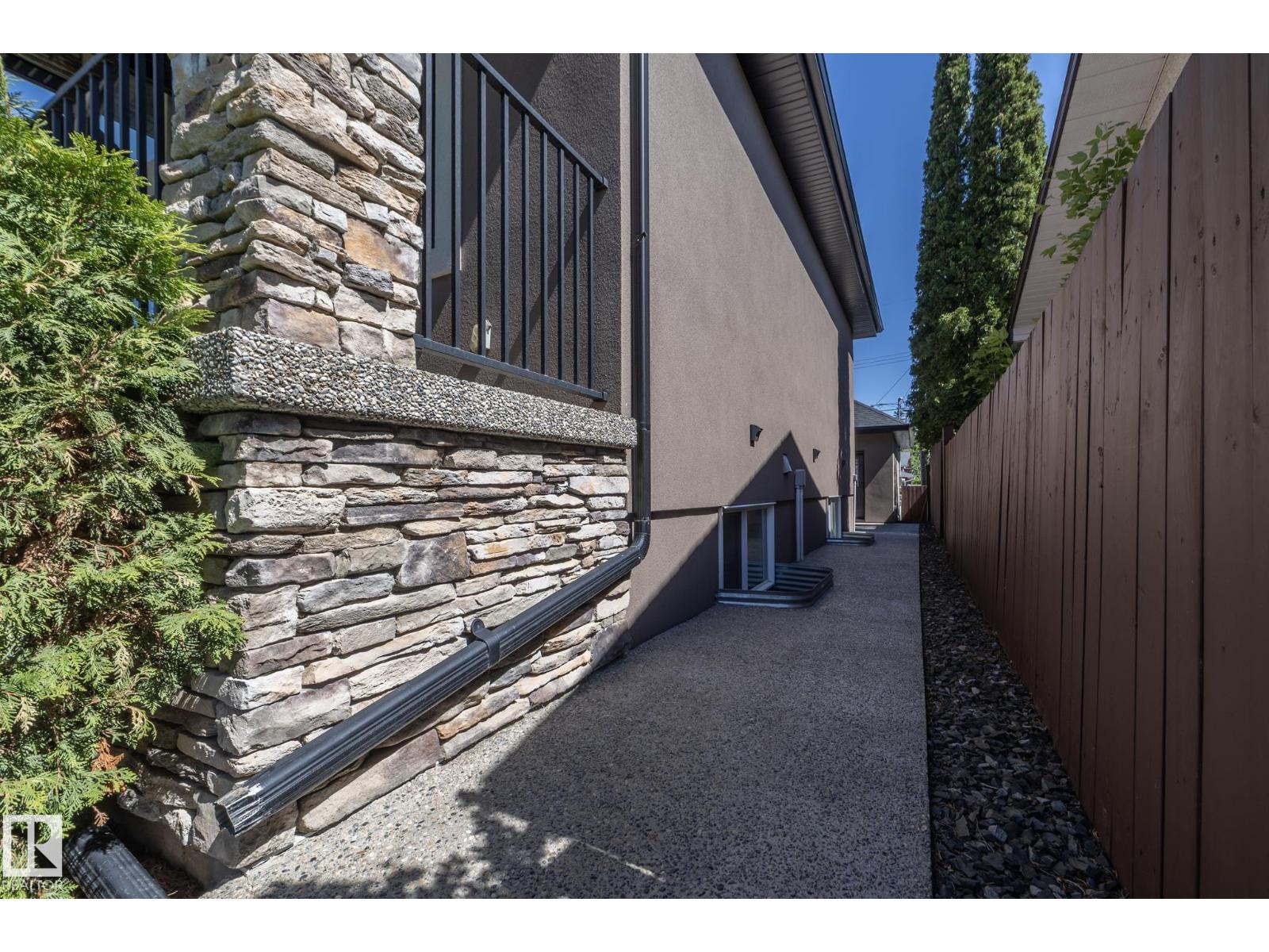 6504 97 AV NW - photo 4