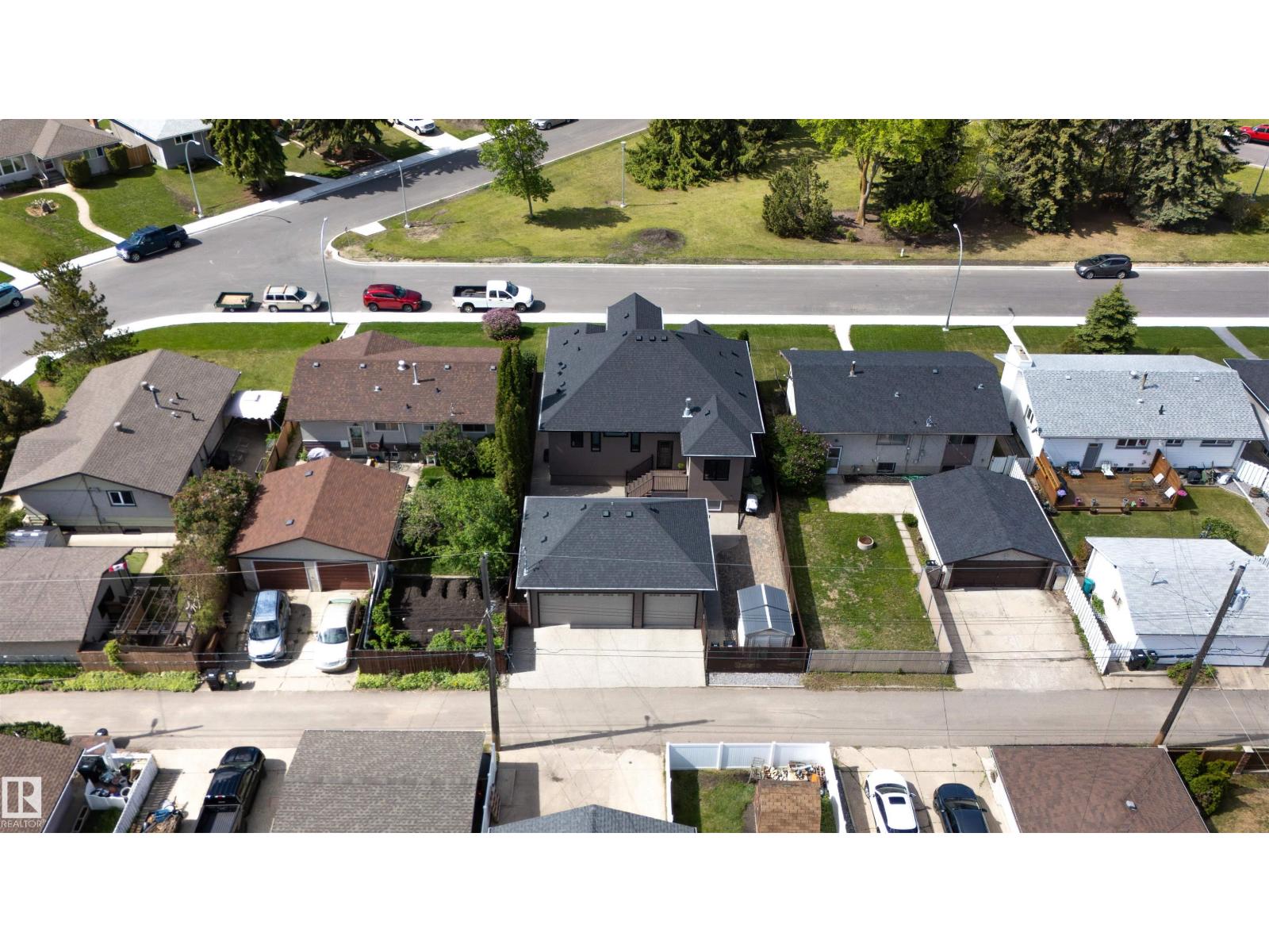6504 97 AV NW — photo 37