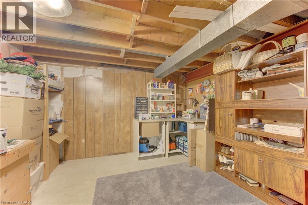 83 MANOR Drive - 35