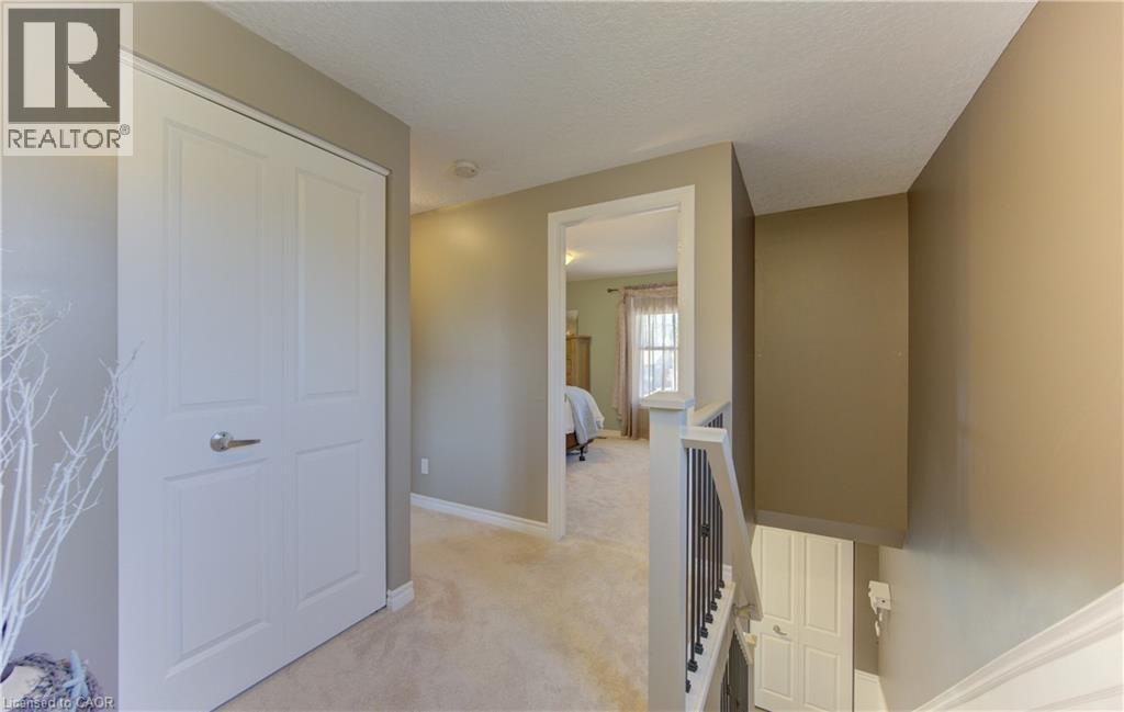 83 MANOR Drive - 22