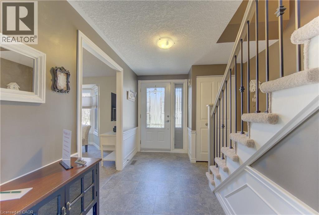 83 MANOR Drive - 5