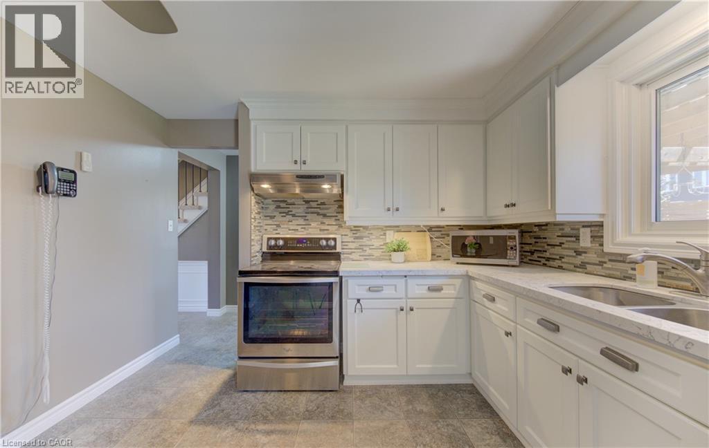 83 MANOR Drive - 14