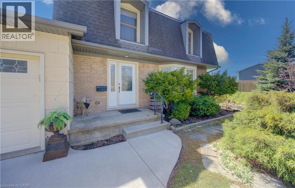 83 MANOR Drive - 4