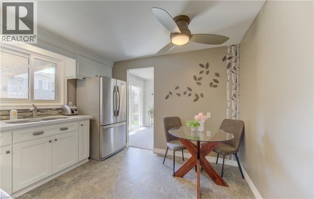 83 MANOR Drive - 15