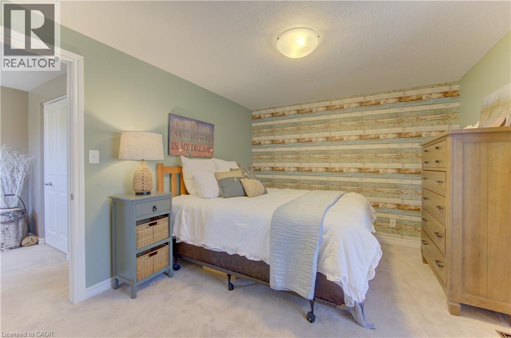 83 MANOR Drive - 24