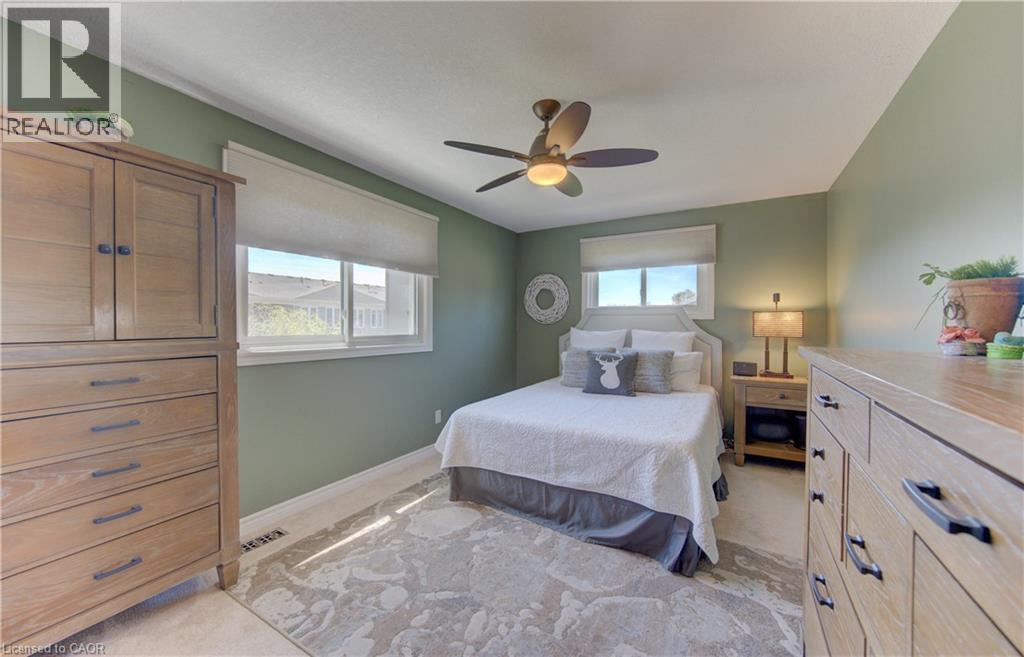 83 MANOR Drive - 25