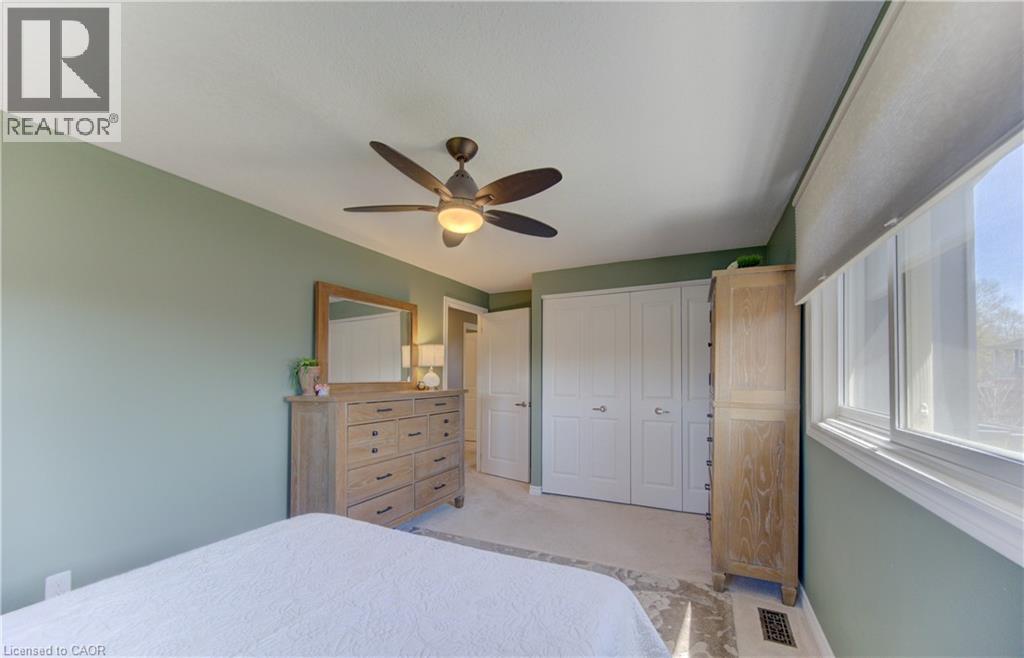 83 MANOR Drive - 27