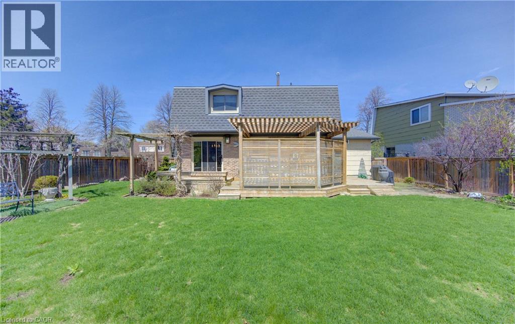 83 MANOR Drive - 39