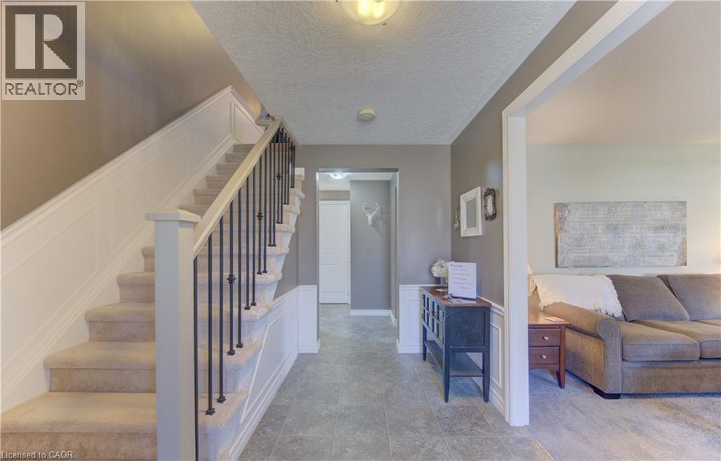 83 MANOR Drive - 6