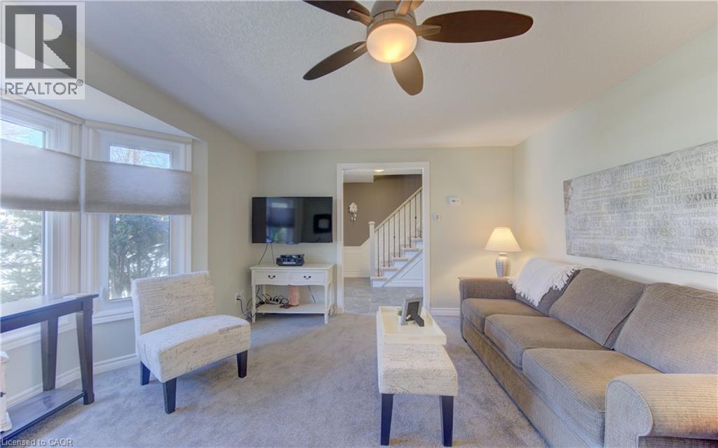 83 MANOR Drive - 10