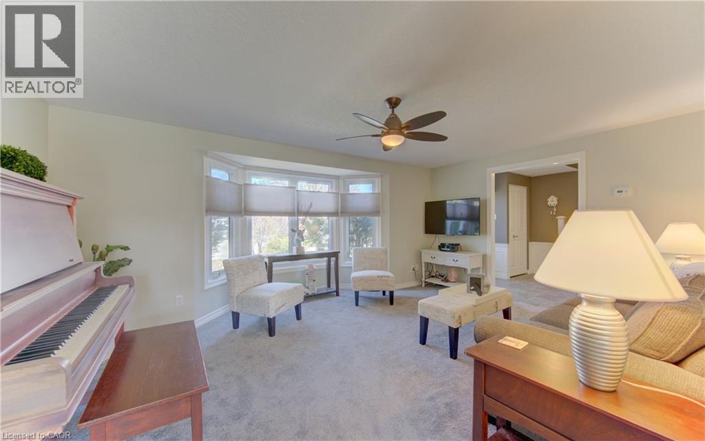 83 MANOR Drive - 11
