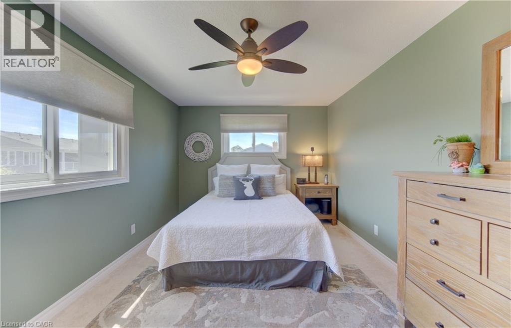 83 MANOR Drive - 26