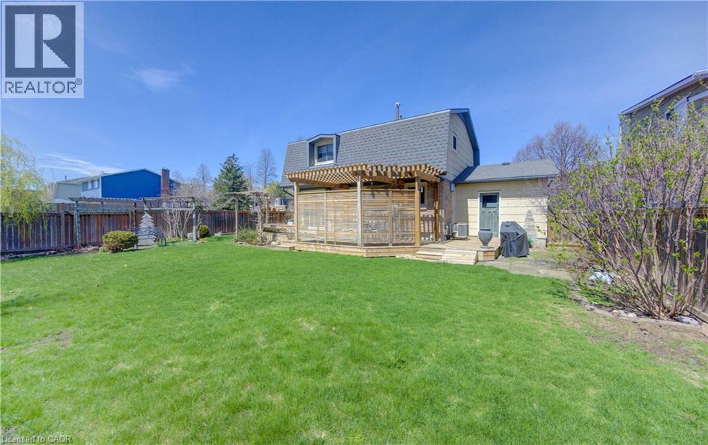83 MANOR Drive - 38