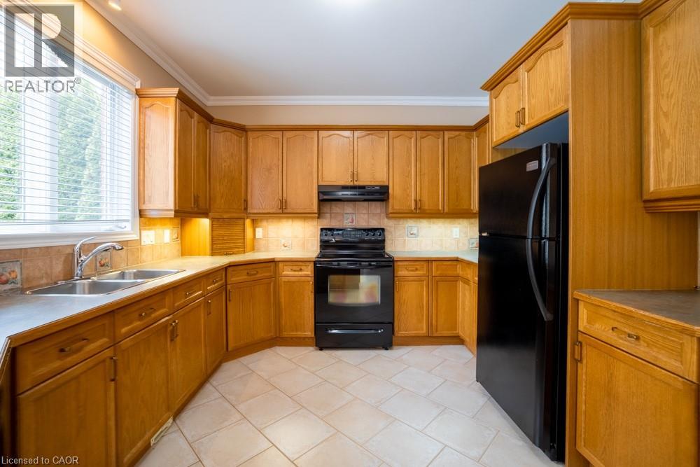 8 SOPHIE Court - 13