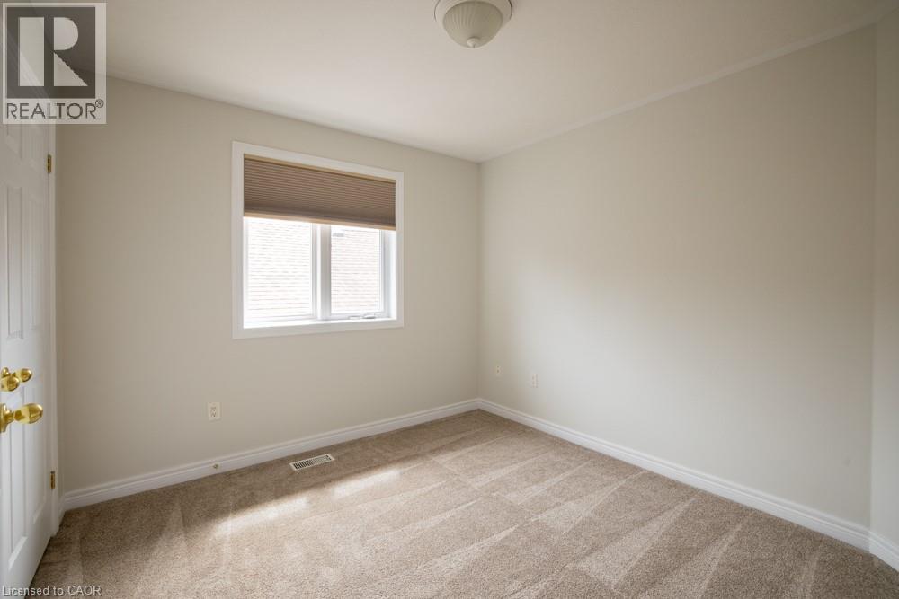 8 SOPHIE Court - 32