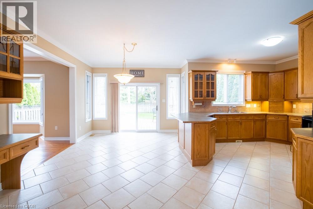 8 SOPHIE Court - 10