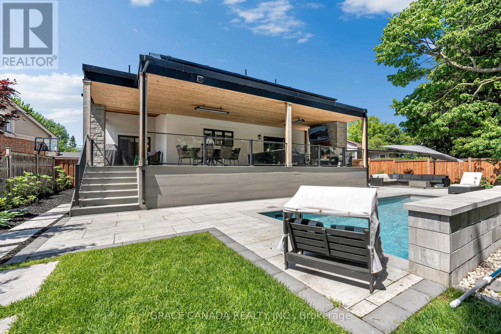 527 ONEIDA DRIVE - 34
