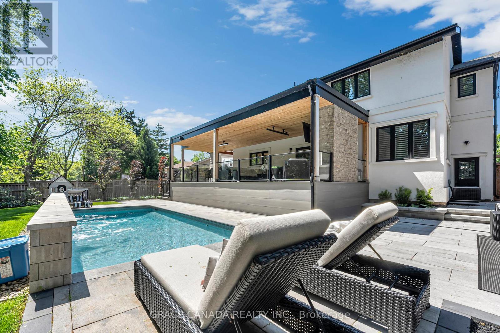 527 ONEIDA DRIVE - 38