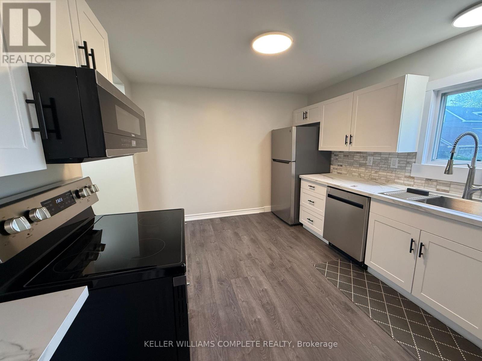 318 LAFONTAINE STREET - 21