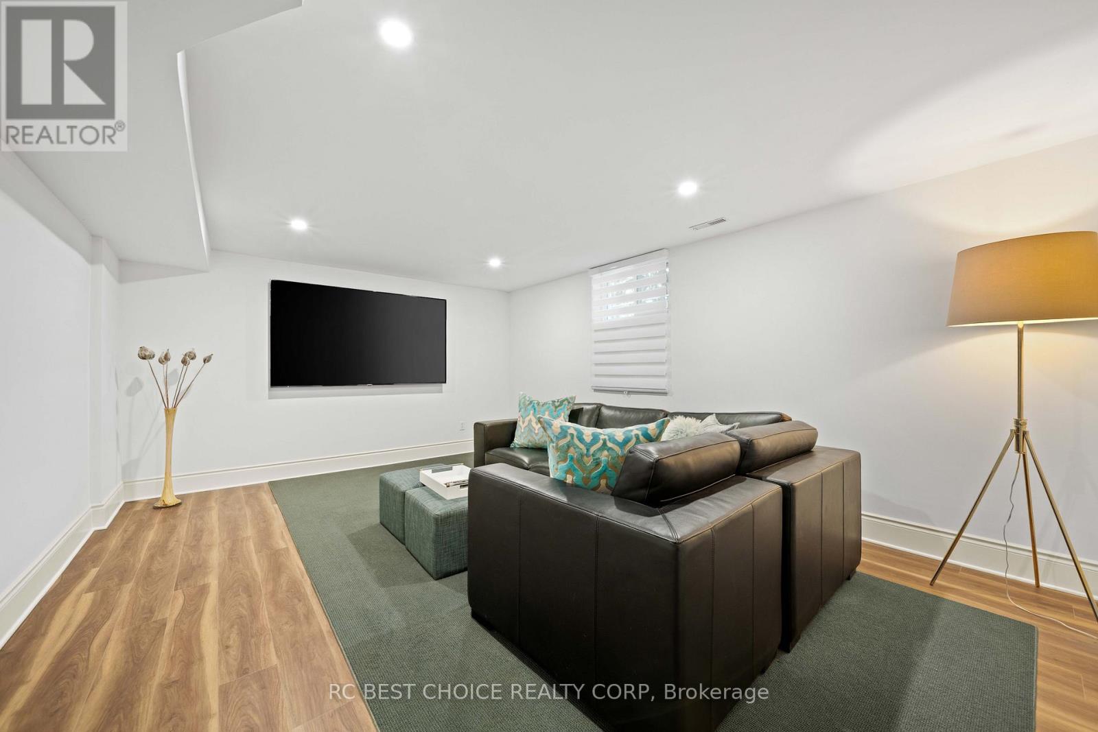 1577 GLOUCESTER ROAD - Image 34