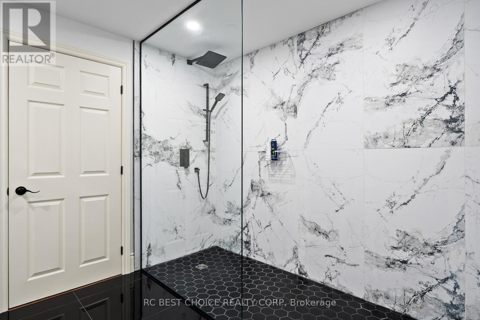1577 GLOUCESTER ROAD - Image 36