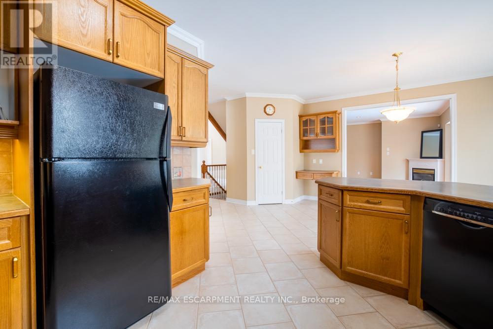 8 SOPHIE COURT - 14