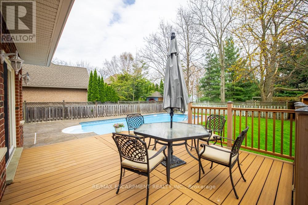 8 SOPHIE COURT - 44