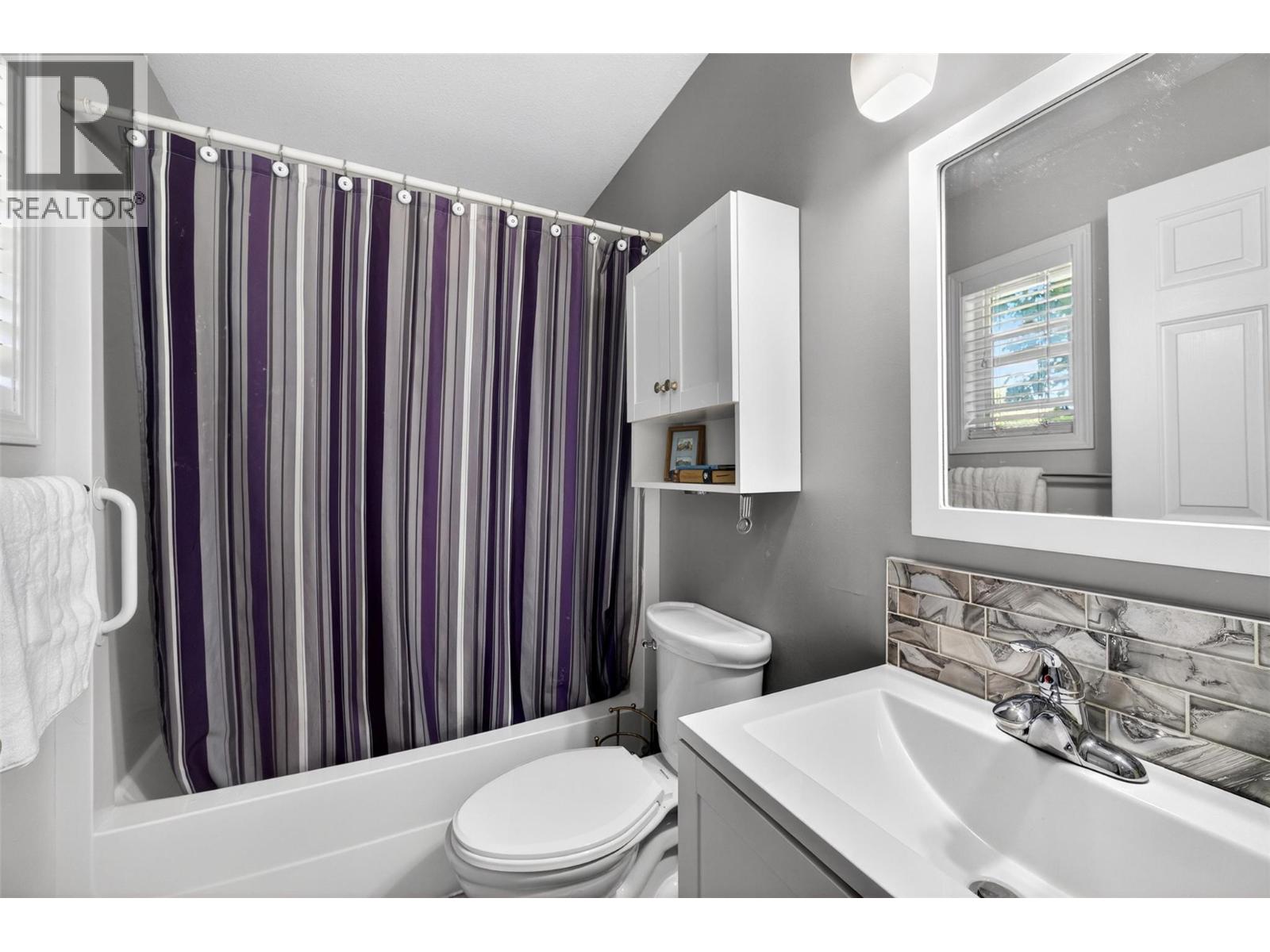 331 17 Street SE, Salmon Arm