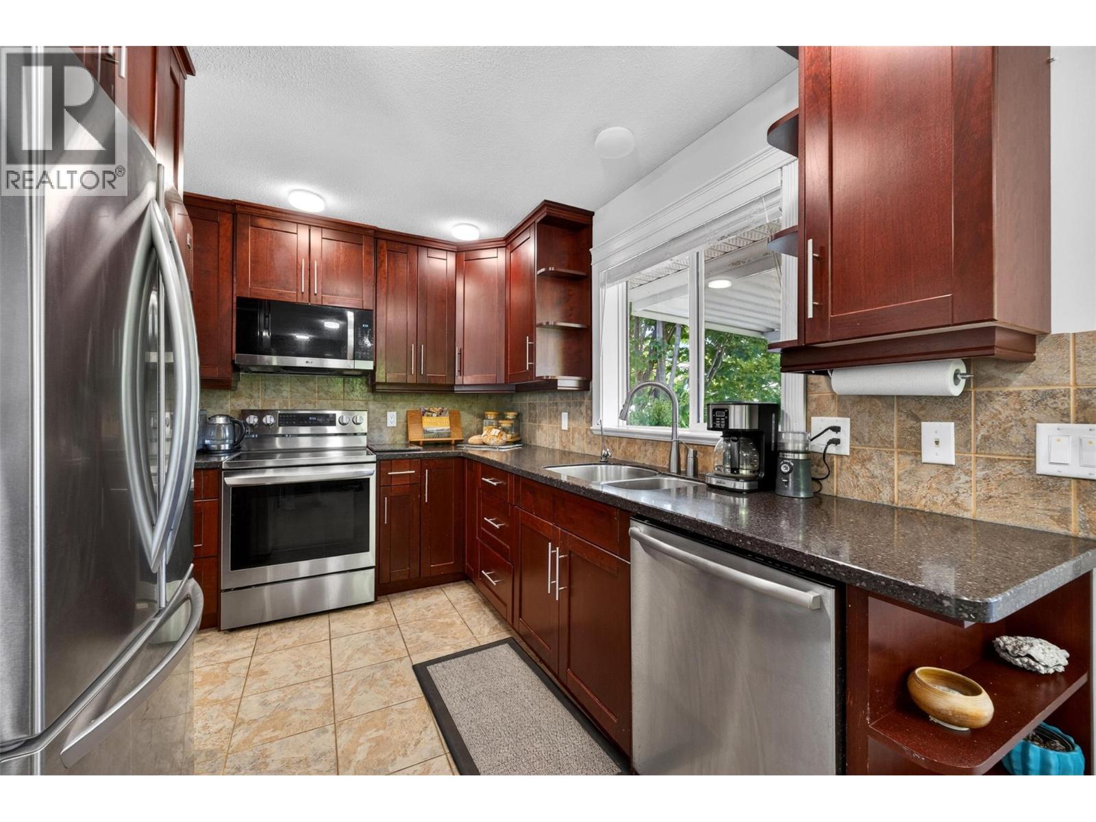 331 17 Street SE, Salmon Arm