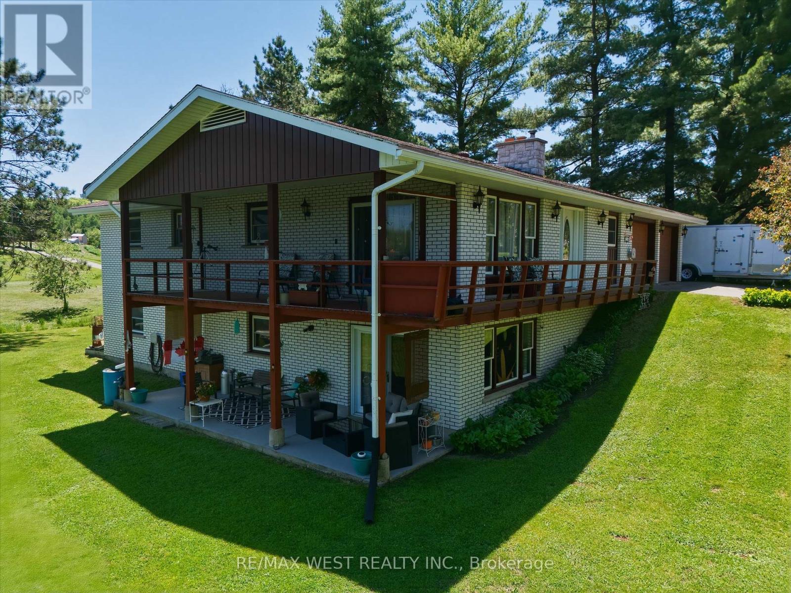 236 QUEEN STREET - 2