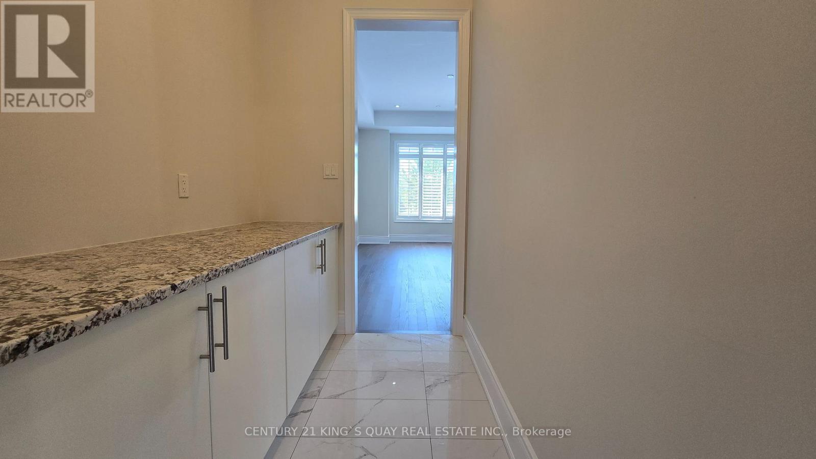 6 KINGSTREE COURT - 12