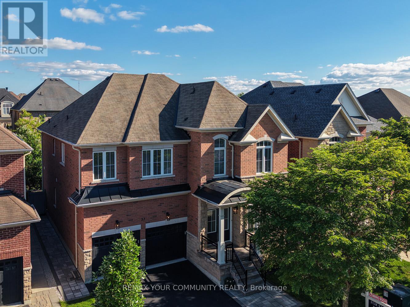 37 HERON HOLLOW AVENUE - 44