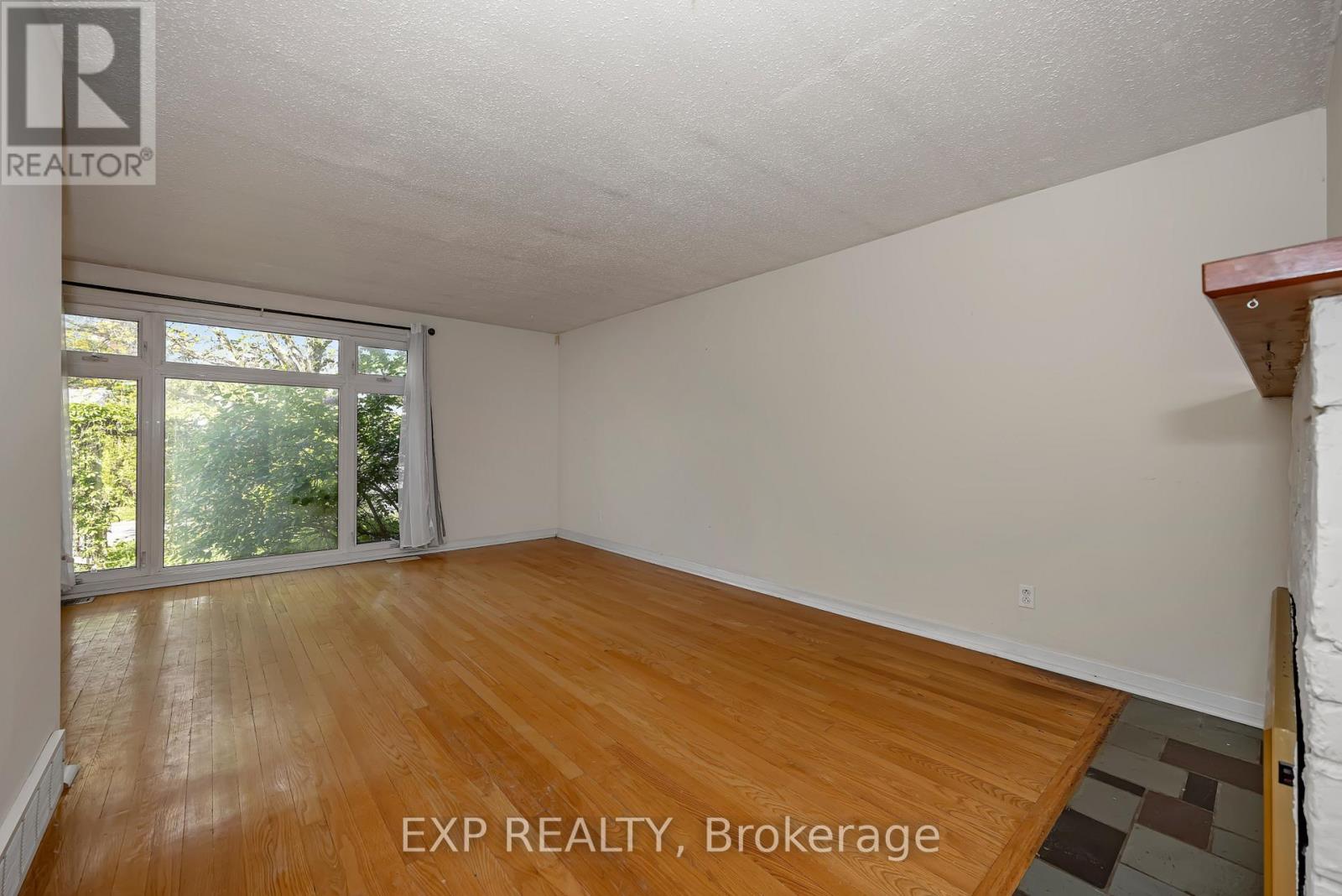 3 Bed, 2 Bath House for Rent in Ottawa – 21 SOUTHVIEW CRESCENT, Ottawa – MLS# X13211740 - Image 23