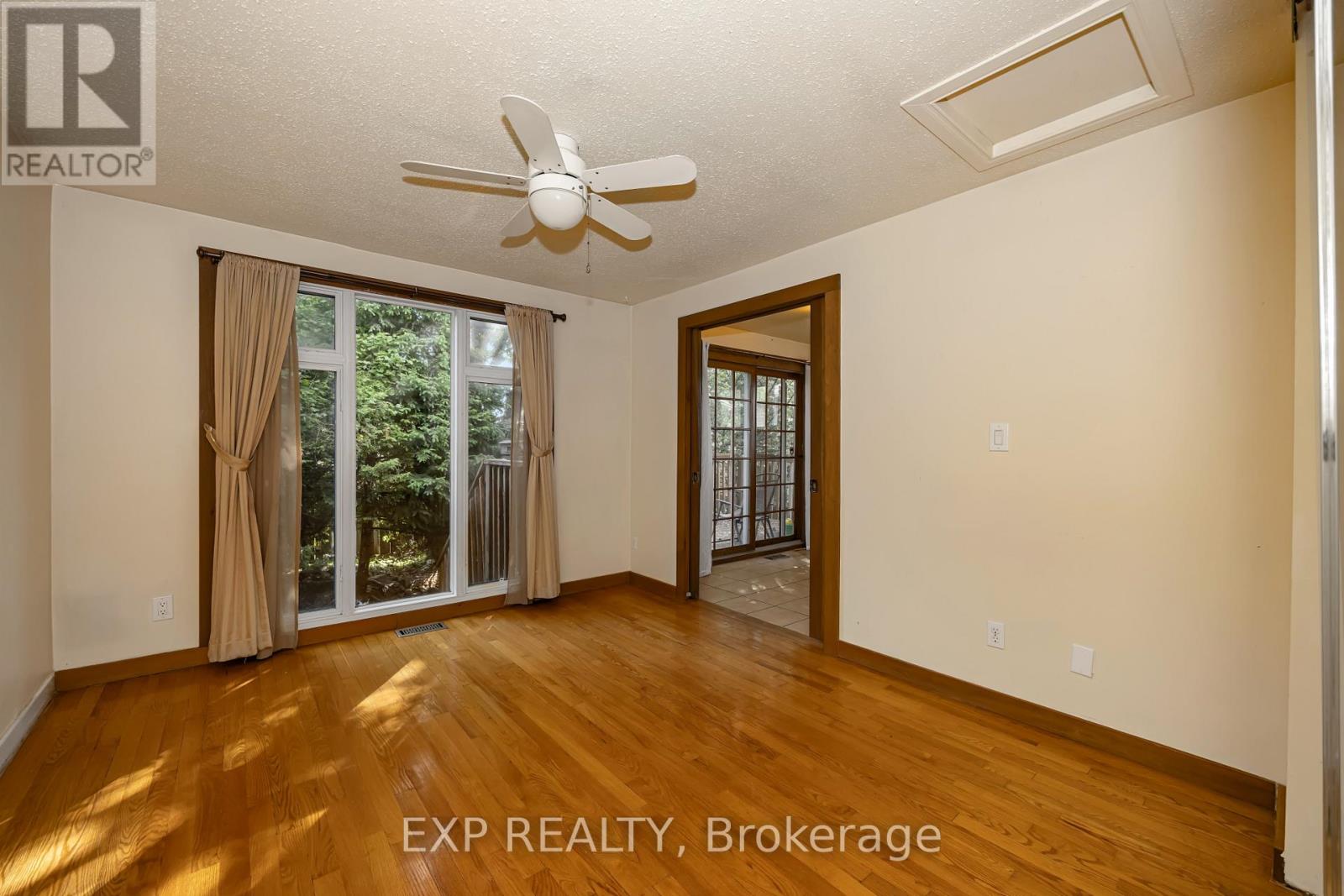 3 Bed, 2 Bath House for Rent in Ottawa – 21 SOUTHVIEW CRESCENT, Ottawa – MLS# X13211740 - Image 34