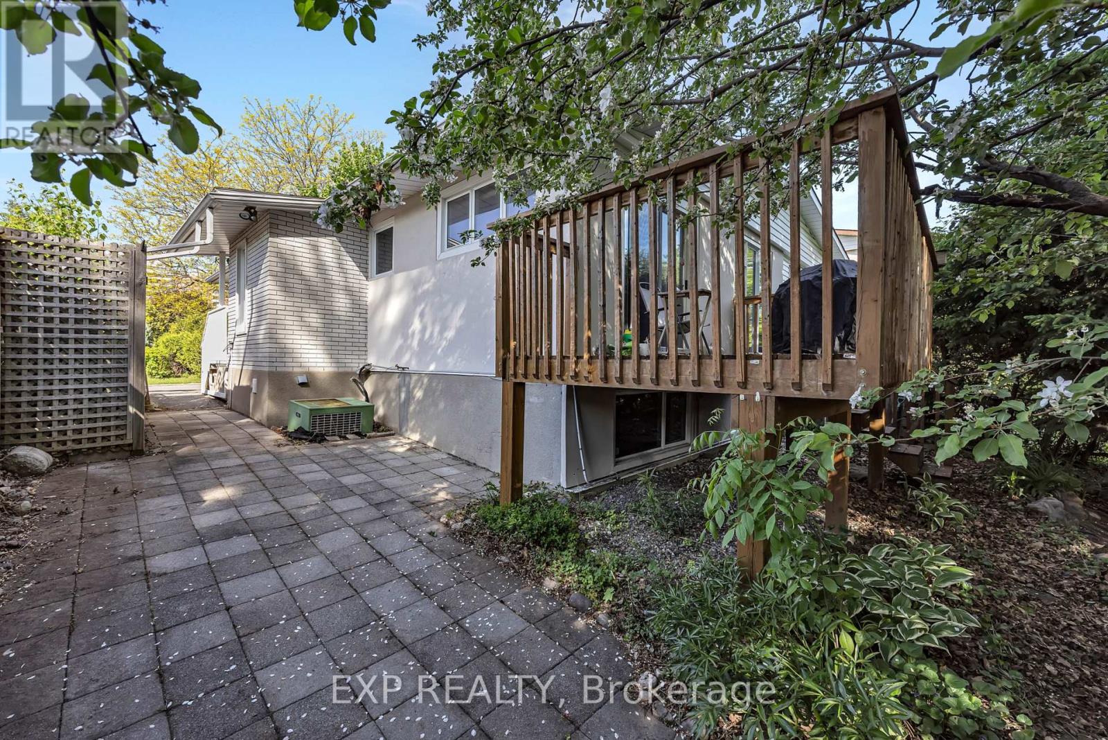 3 Bed, 2 Bath House for Rent in Ottawa – 21 SOUTHVIEW CRESCENT, Ottawa – MLS# X13211740 - Image 29