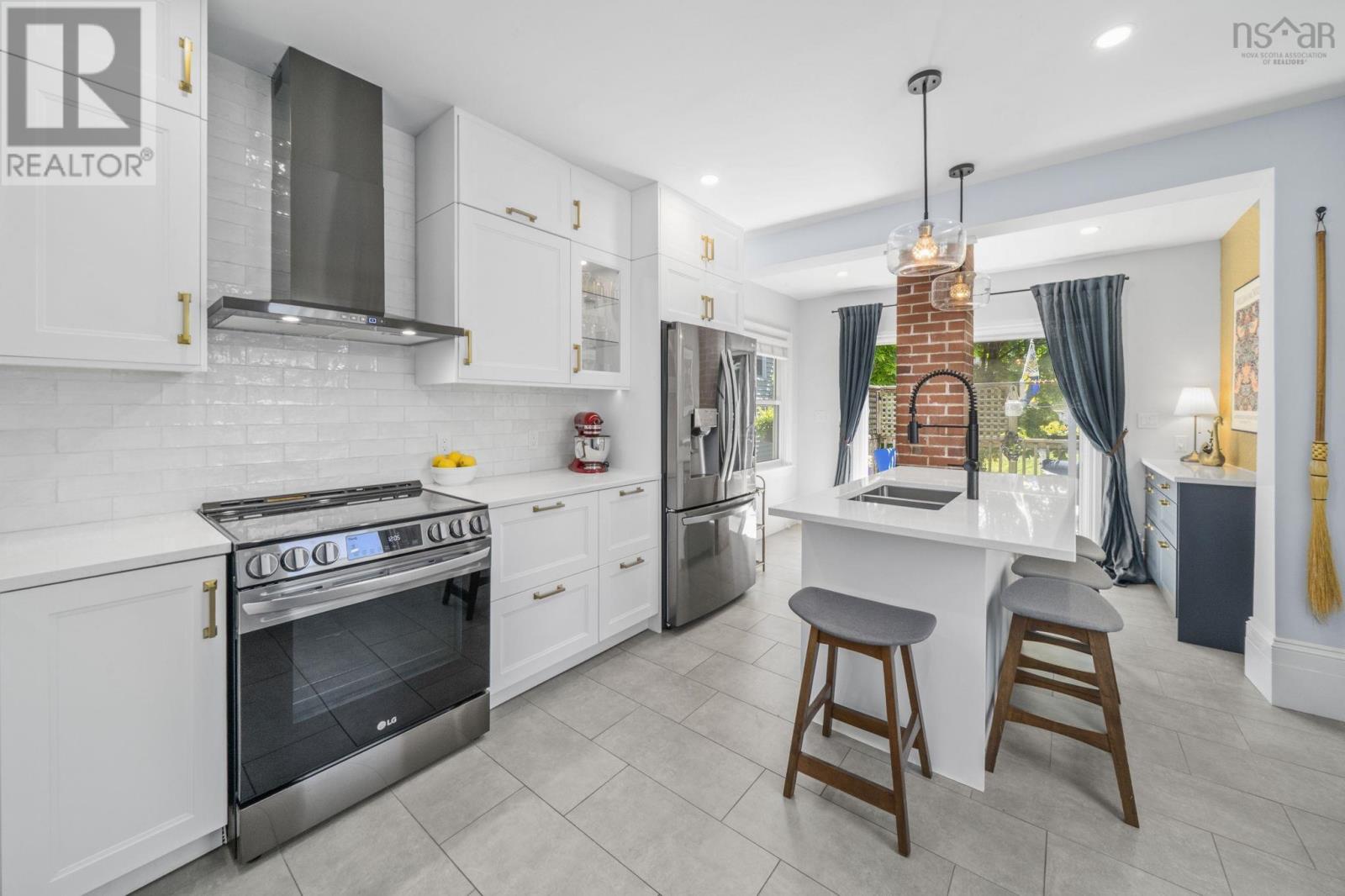 Property 37 of 49 of 16 Victoria Road