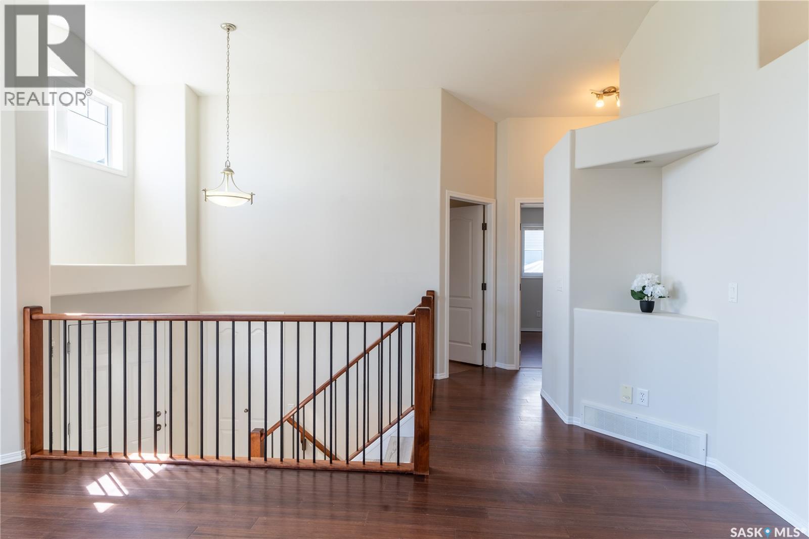 708 6TH AVENUE S - photo 4