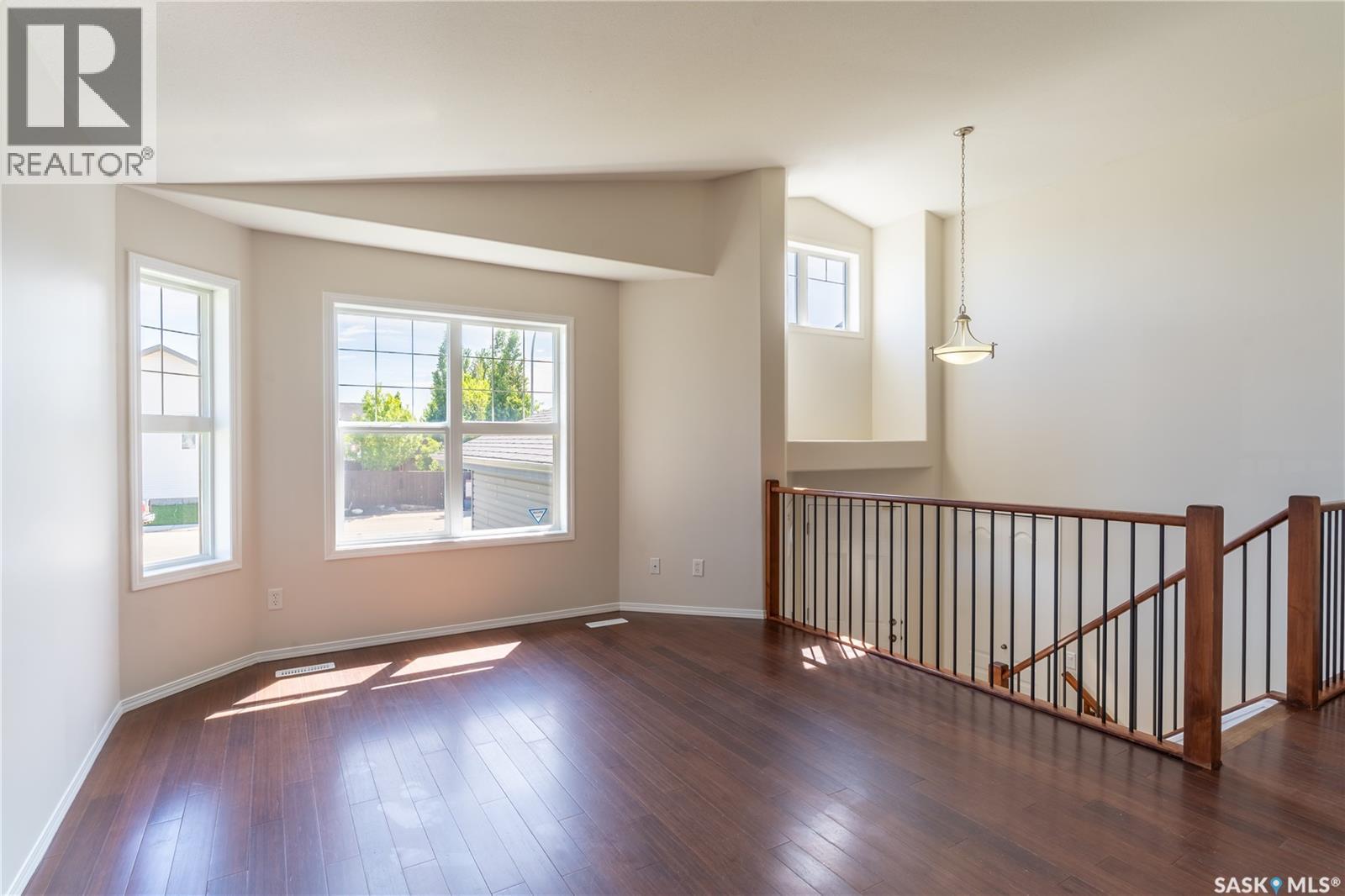 708 6TH AVENUE S - photo 2