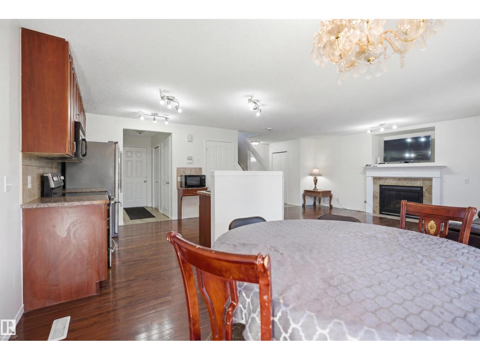 1560 37B AV NW — photo 10