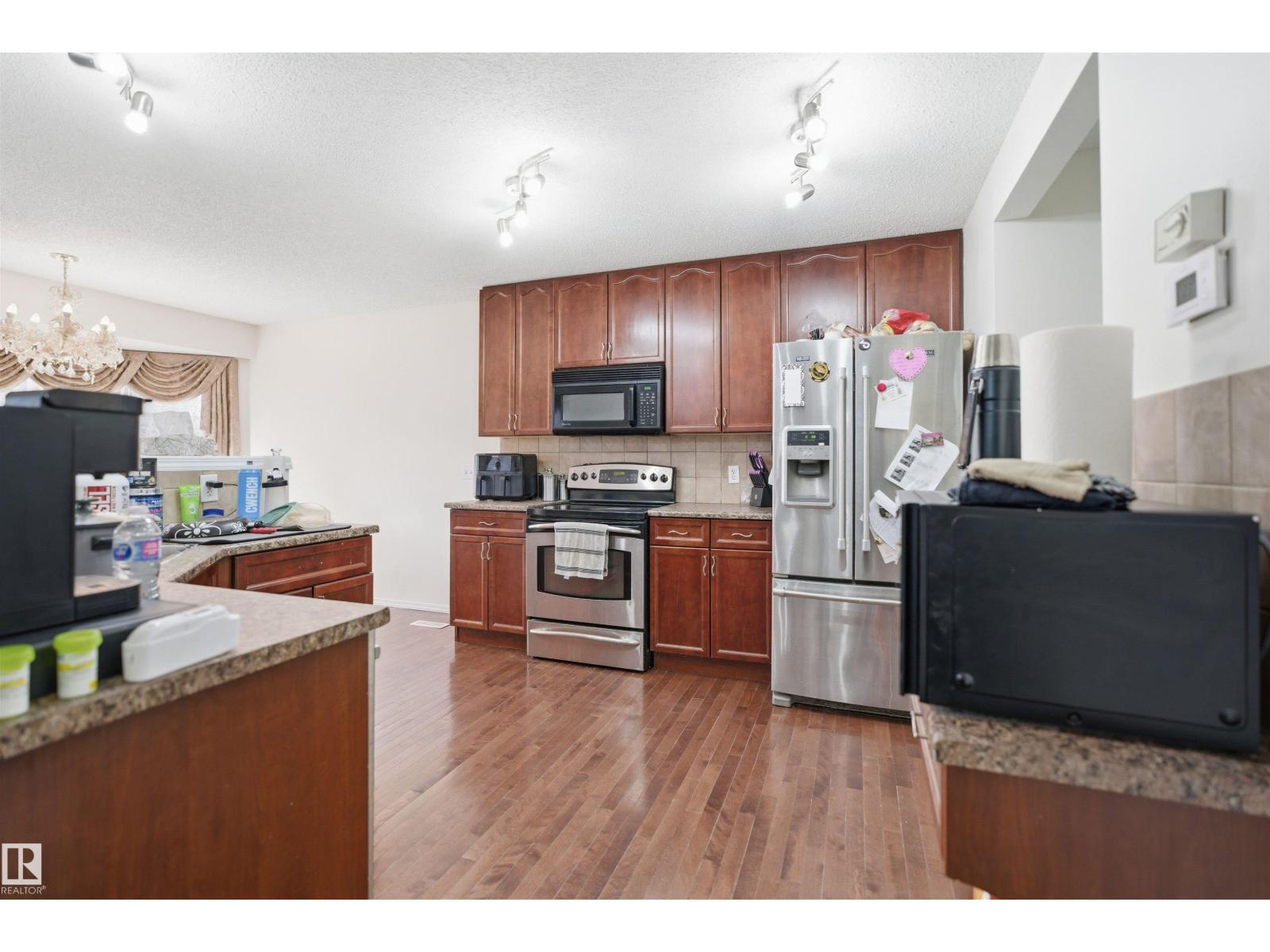 1560 37B AV NW — photo 13
