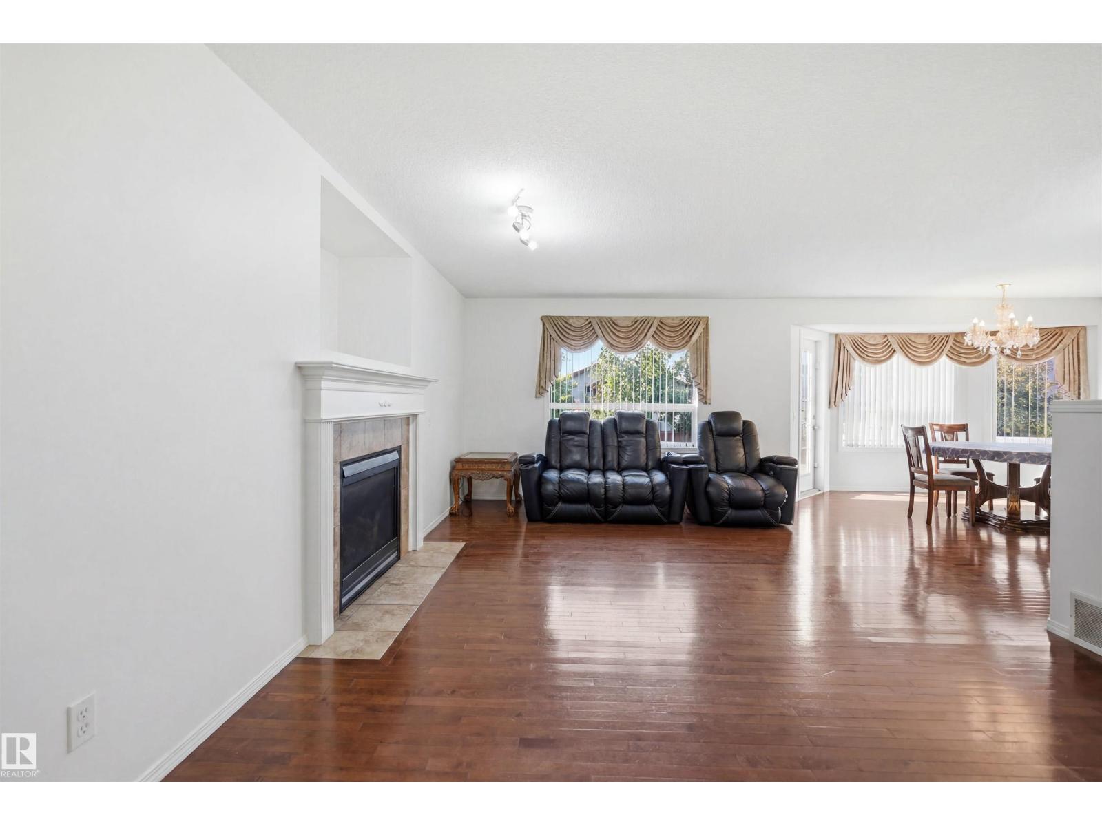 1560 37B AV NW — photo 6