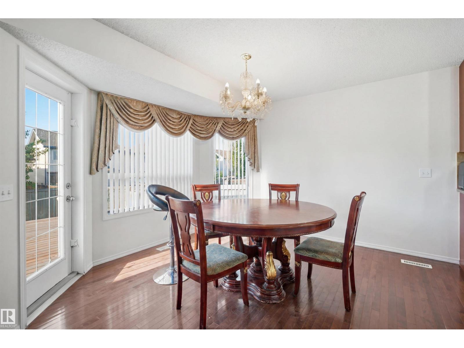 1560 37B AV NW — photo 9